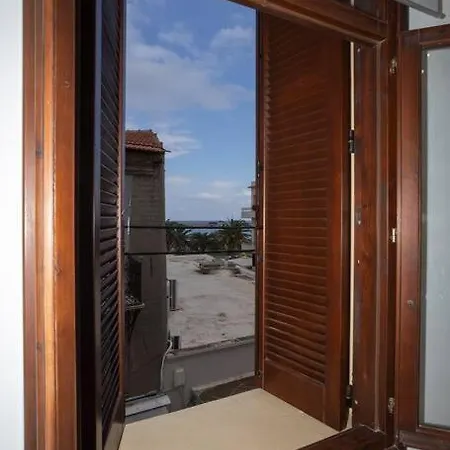 Quaint Coastal Loft 3 公寓 *