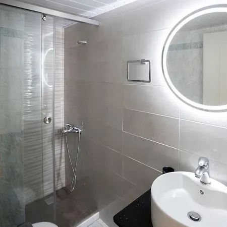 Quaint Coastal Loft 3 * Ретимно (Крит)